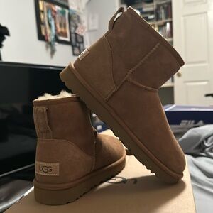 BRAND NEW Ugg Classic Mini II boots